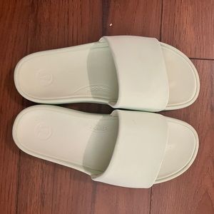 lululemon restfeel women’s slides